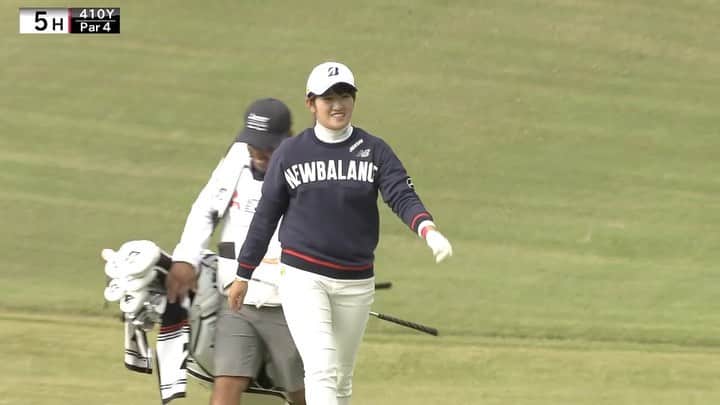 テレビ朝日「ゴルフ」のインスタグラム：「稲見萌寧プロもガシャンと🤩👍  #樋口久子三菱電機レディス #稲見萌寧 #日本生命 #golf #ゴルフ #ゴルフ女子 #テレビ朝日 #中継 #無断転載禁止」