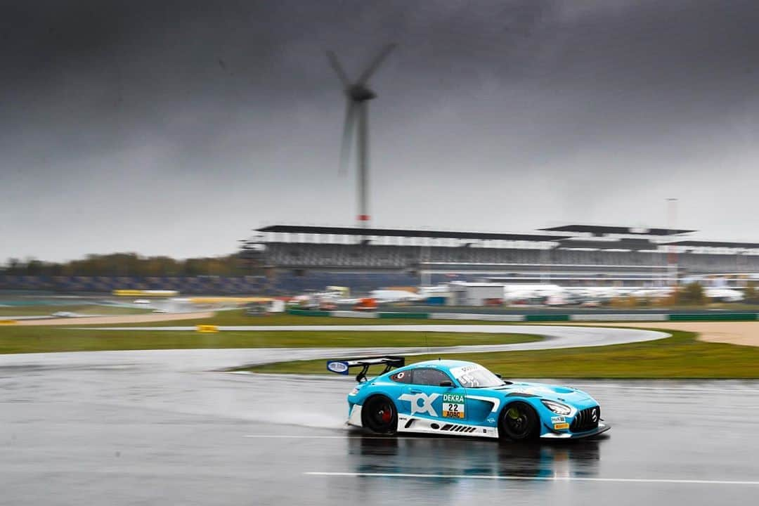 Mercedes AMGさんのインスタグラム写真 - (Mercedes AMGInstagram)「Back at the @dekra_lausitzring for the ADAC GT Masters! Besides the championship contenders from @toksportwrt (#22), five further Mercedes-AMG GT3s from the teams @htpmotorsport / @winwardracing (#47, #48), @schuetzmotorsport (#36) and @zakspeed (#20, #21) enter the penultimate round at the weekend. The races will kick-off at 3.15 p.m. CET on Saturday and 3.00 p.m. CET on Sunday.  #AMGGT3 #MercedesAMG #MercedesAMGMotorsport #10YearsAMGCustomerRacing #GTMasters」10月30日 22時55分 - mercedesamg