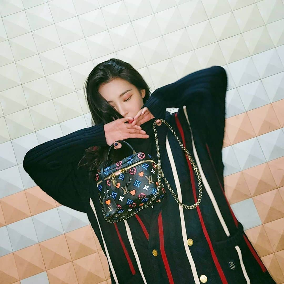 ソンミさんのインスタグラム写真 - (ソンミInstagram)「@louisvuitton #광고」10月30日 23時01分 - miyayeah