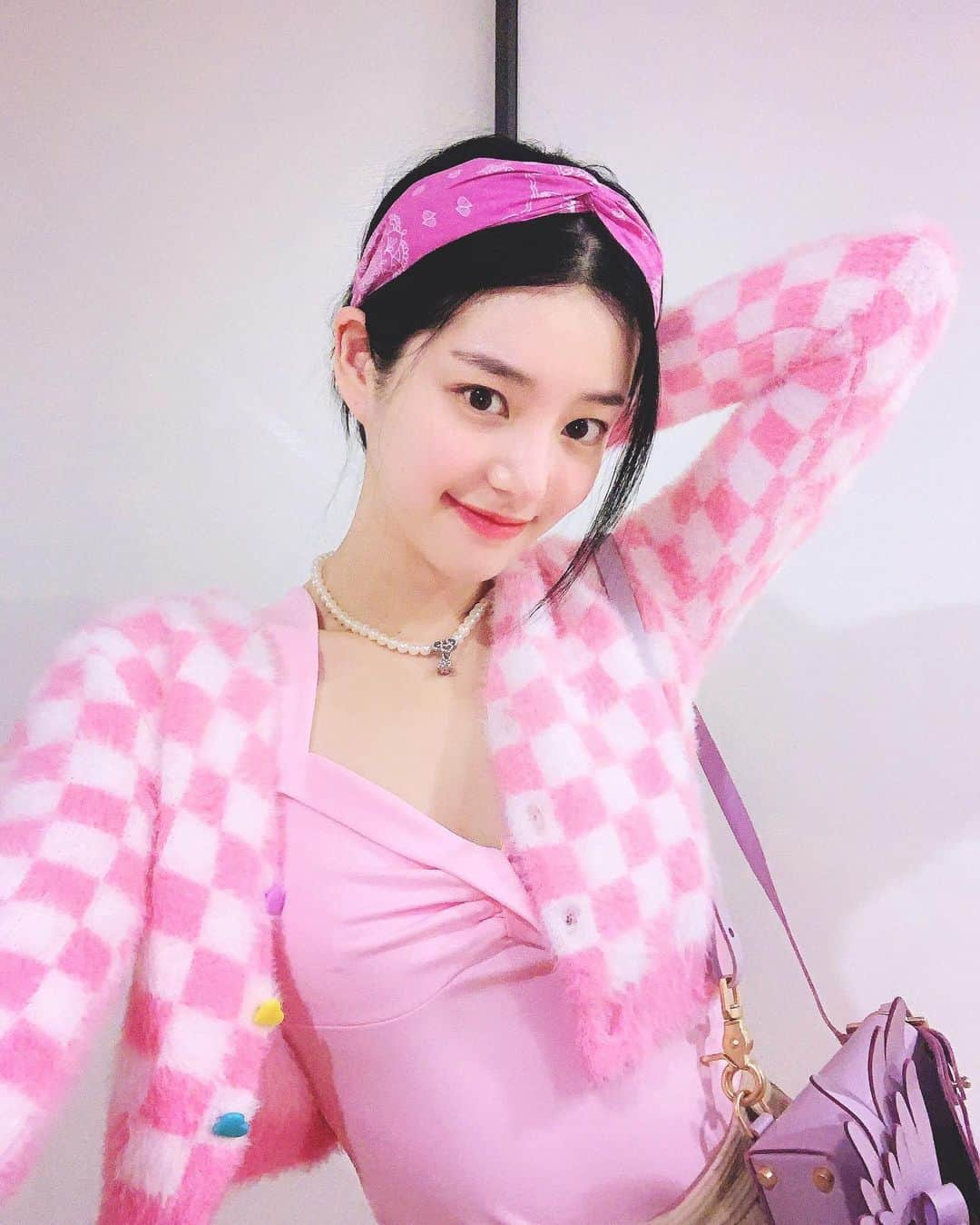 イ・ユビさんのインスタグラム写真 - (イ・ユビInstagram)「🌸🧚🏻‍♀️🍭💖」10月30日 23時01分 - yubi_190