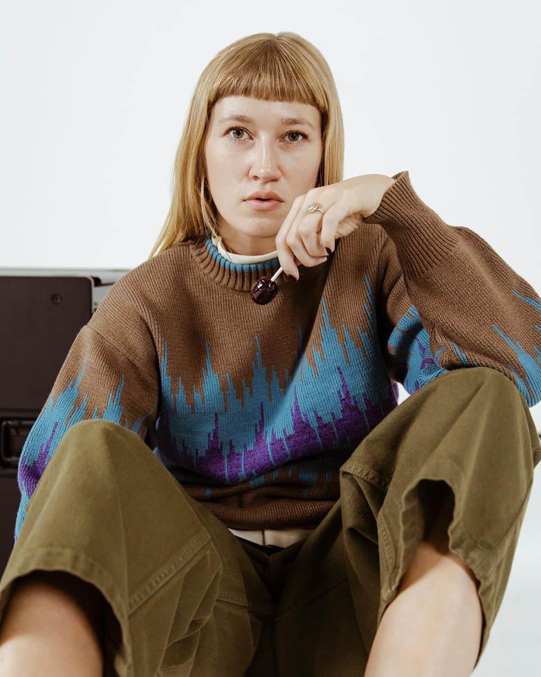 サキャスティックのインスタグラム：「@insomniacltd FALL 2020   Frequency Sweater Brown Heavyweight cotton knit, jacquard knit pattern with lurex detail inspired by a digital audio equalizer.  Galaxy Jean Olive 14 ounce bull denim, overdyed. Available in Lavender, Olive and Charcoal. Made in USA.」