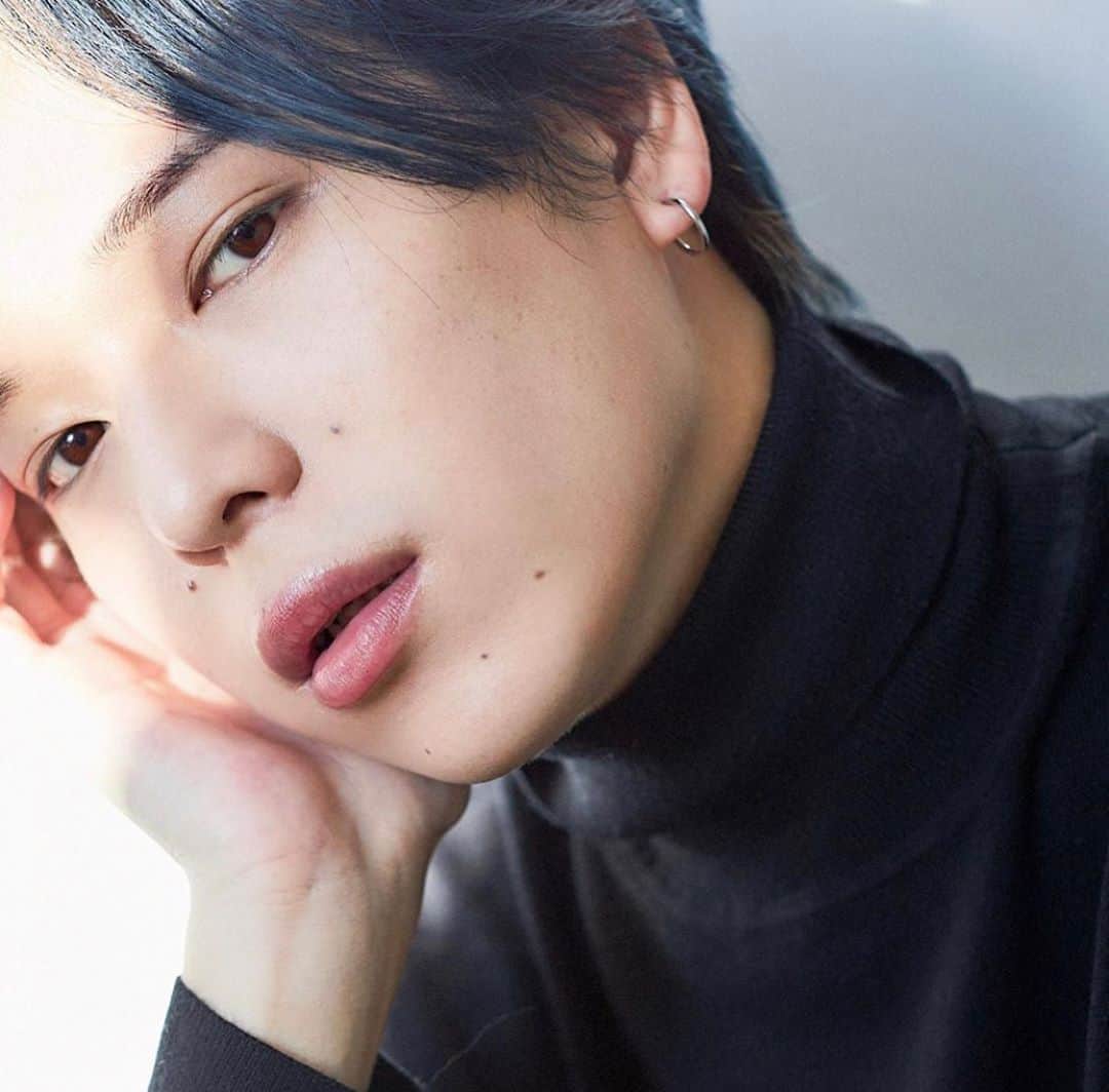 NAOPISのインスタグラム：「💙🖤💙🖤💙🖤💙🖤」