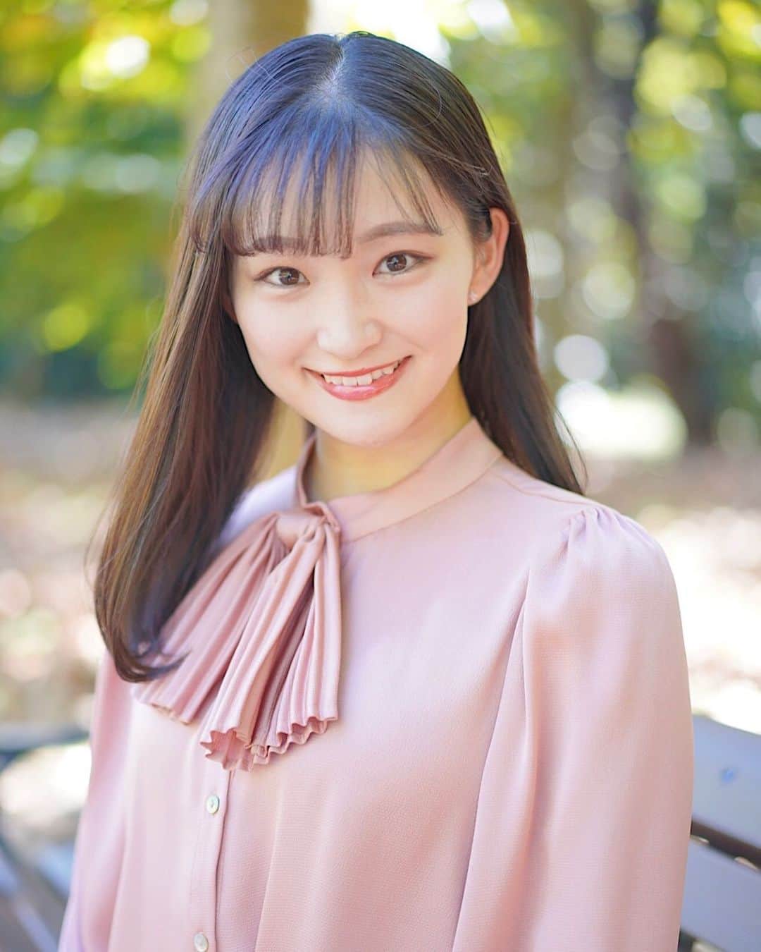 加藤早和子のインスタグラム：「❤︎ 今週もお疲れ様でした☺️  明日からはミス日本勉強会第2期！📝  私自身、この1ヶ月は大学のゼミなどで バタバタとしていたので ファイナリストのみんなと会えるのは 1ヶ月ぶり☺️  新しい世界や自分に出会える勉強会が 楽しみで今からワクワクしてます！  明日は早起きだけど眠れなそう😂(笑)  . . #ミス日本 #ミス日本コンテスト #青山学院大学 #大学生 #一眼レフ #portrait #portrait_shots」