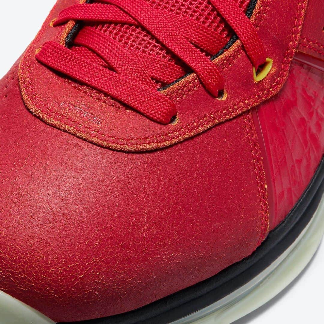 HYPEBEASTさんのインスタグラム写真 - (HYPEBEASTInstagram)「@hypebeastkicks: @nikebasketball is rereleasing @kingjames’ classic LeBron 8 sneaker. Constructed of both rough-hewn leathers and sleek, Flywire-bolstered synthetics, the shoe is dressed in “Gym Red” alongside hits of bright yellow on the eyestays, the tongue’s debossed lion logo, and the insole. Swooshes are done up in black with “Cucumber Calm” piping to match the tone used on the midsole’s full-length Air Max cushioning unit. Stay tuned for official details.⁠ What LeBron 8 colorways should they retro? ⁠⠀ Photo: @nike」10月30日 23時21分 - hypebeast