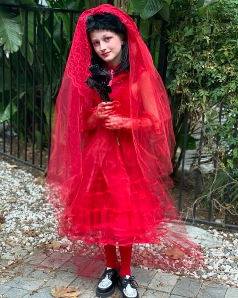 ベン・ワッツさんのインスタグラム写真 - (ベン・ワッツInstagram)「THE RUBE ready for Halloween 🎃 said her costume was BEETLEJUICY LIYDIA ....... BEETLE JUICE .  #halloween #therube #beetlejuice #daughter #benwatts」10月30日 23時30分 - wattsupphoto