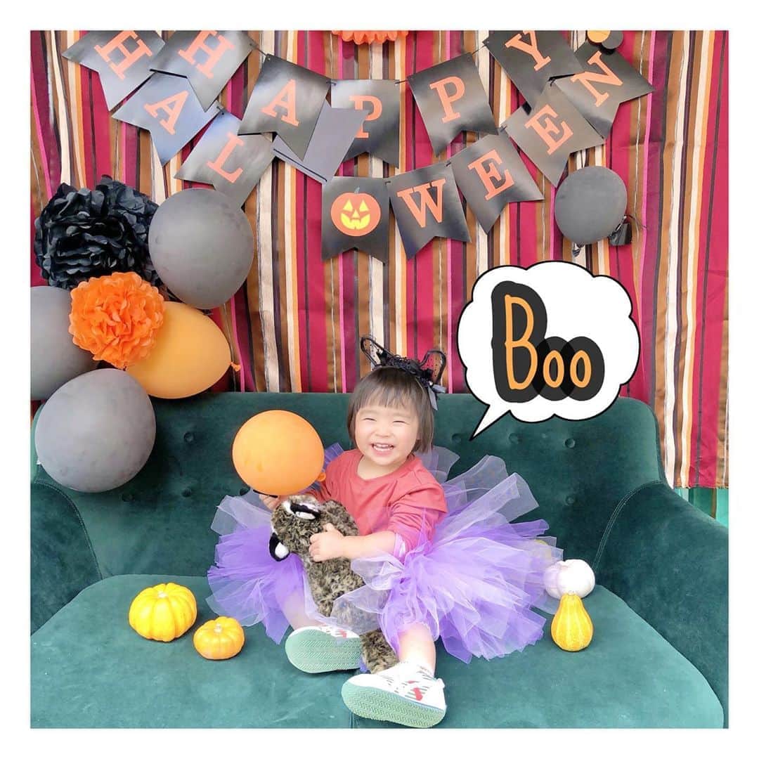 mamamizu.32のインスタグラム：「#boo﻿ ﻿ #🎃﻿  ﻿ ﻿ @mamaouen55 さんのイベントへ！﻿ #ママ応援プロジェクト というママの背中を押す素敵な会社﻿ なので周知の力になれればなぁと思い﻿ 行ってみました♡♡﻿ 試供品もいくつか貰えてラッキー♥﻿ ﻿ ﻿ フォトブース可愛すぎー！﻿ 笑ってくれてよかったww﻿ ﻿ マスクも買っちゃった- ̗̀ ♡ ̖́-﻿ ハンドメイドだって！器用すぎ✧︎*。﻿ ﻿ ﻿ @ma_me_latte_official の #いたわりLatte のシャンプー﻿ 試供品もらって早速使ったけどよかった♡﻿ ﻿ ﻿ ﻿ ﻿ ハロウィン写真は今年はこの2つのみ！﻿ 来年はなにしよう( ¨̮ )‪︎❤︎﻿ ﻿ ﻿ ﻿ ﻿ ﻿ ﻿#happyhalloween  #ママ応援プロジェクトhw」