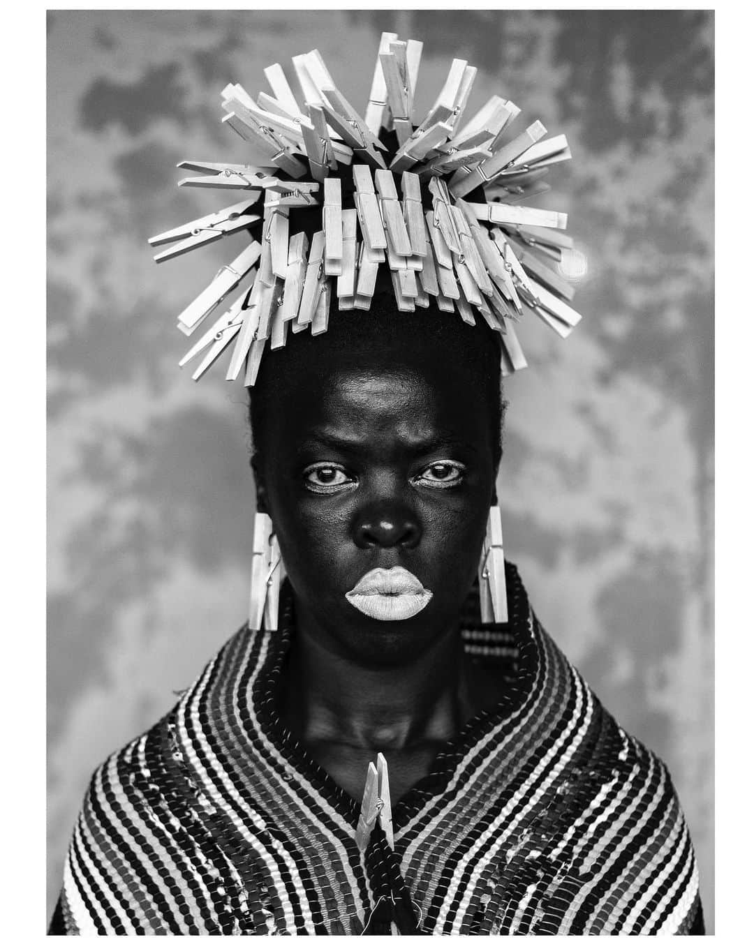 ZOO Magazineさんのインスタグラム写真 - (ZOO MagazineInstagram)「Zanele Muholi, Tate Modern, 5 November 2020 - 7 March 2021  The South African photographer Zanele Muholi celebrates their first major UK exhibition at the Tate Modern this November. Globally acclaimed for their striking portraits, Muholi showcases over 260 photographs for this upcoming exhibition.  Zanele Muholi (b.1972) Bester I, Mayotte 2015 Photograph, gelatin silver print on paper 700 x 505 mm Courtesy of the Artist and Stevenson, Cape Town/Johannesburg and Yancey Richardson, New York © Zanele Muholi  #zanelemuholi #photography #tatemodern #tate #muholi #southafrica #art #zoomagazinelovesart #zoomagazine #gallery #exhibition #camera #photographer #selfportrait #selfportraitphotography」10月30日 23時39分 - zoomagazine