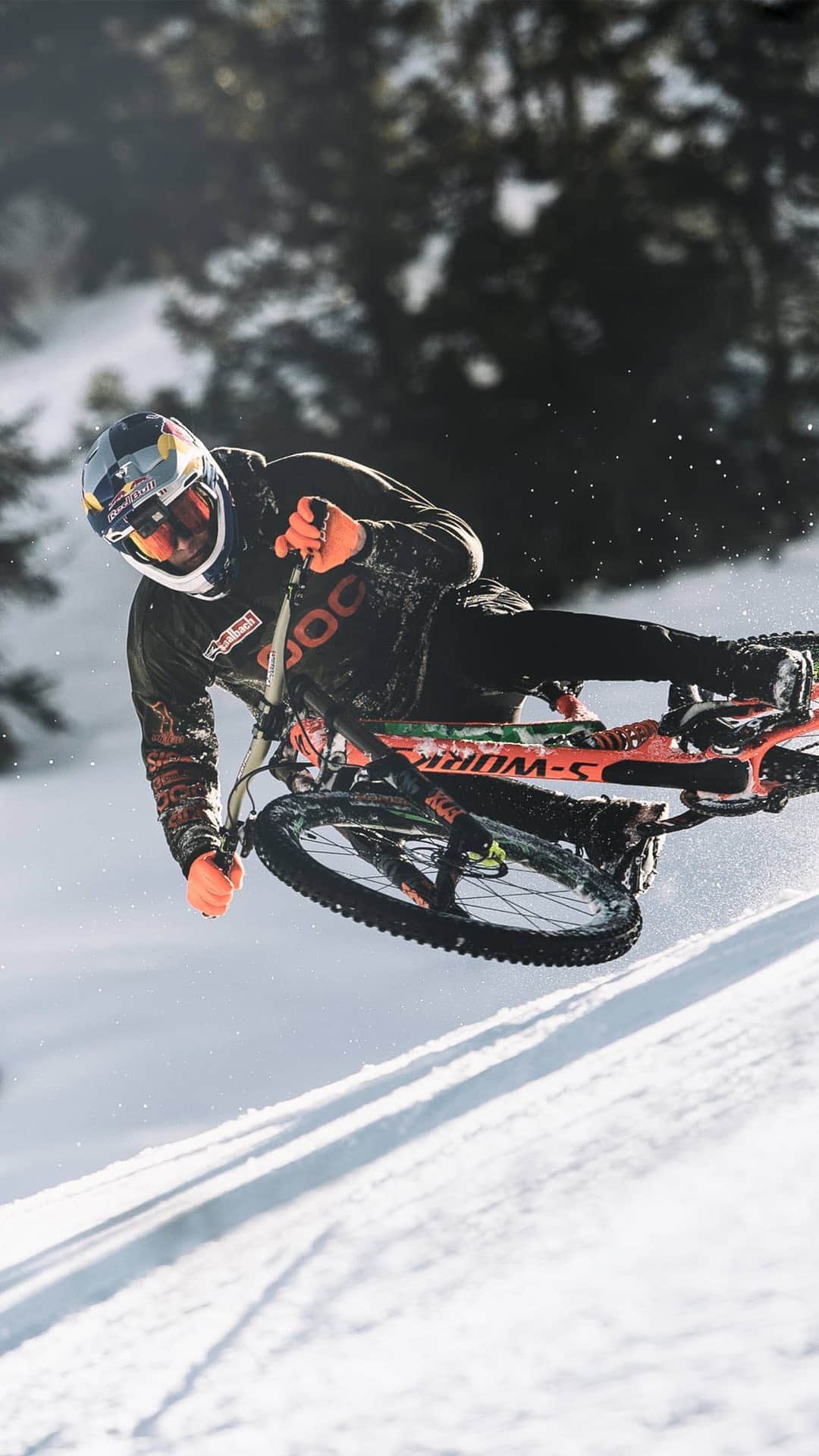 レッドブルのインスタグラム：「@wibmerfabio really doesn't miss, even in the snow ❄️🔥  #redbull #givesyouwiiings #mtb #bike #bikelife」