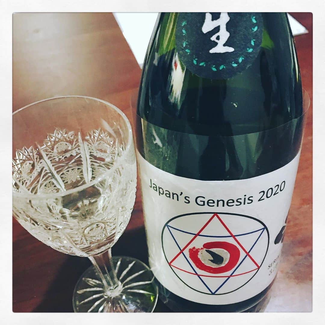 のインスタグラム：「ちょっとお家で一杯。。。 ・ ・ #いただきもの  #お家呑み  #日本酒  #純米大吟醸  #ジェネシス #貴重なお米から #とりためた名探偵コナン観ながら #ご馳走さまでした  #美味しかった  #いえのみ #家呑み #ひとり時間  #まったり  #おやすみなさい #nihonsyu #japansgenesis2020」