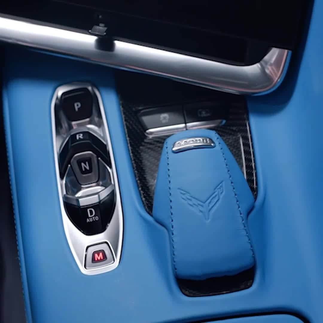 Corvetteのインスタグラム：「Control at your fingertips. For maximum control and engagement, switch gears in the mid-engine #Corvette with the paddle shifters on your steering wheel. Check out the link in our bio for the full video. #Stingray #Vette #C8」