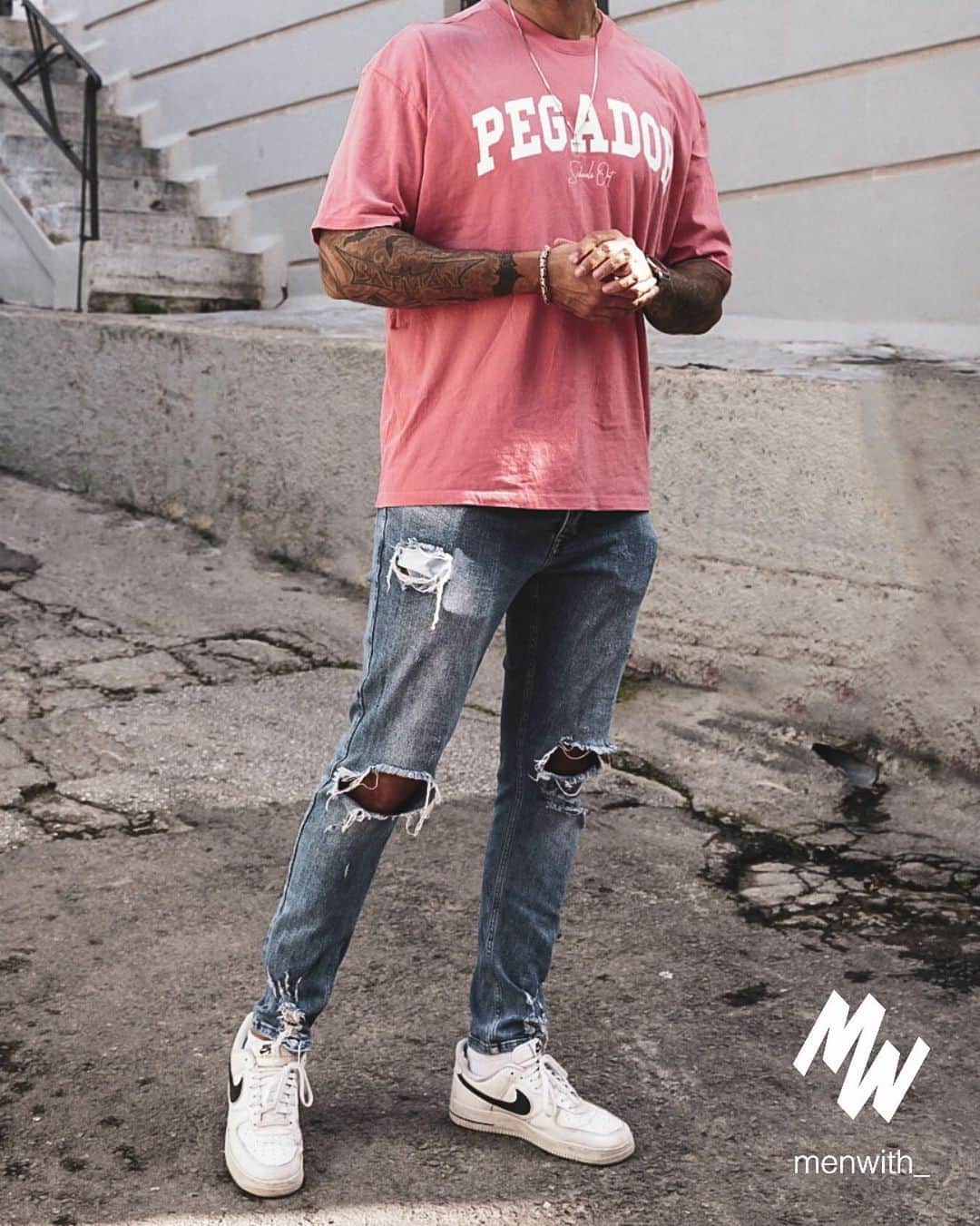 Men Withのインスタグラム：「Love this photo of our dear friend @chriscannon___ 👌🏽 #menwithstreetstyle」