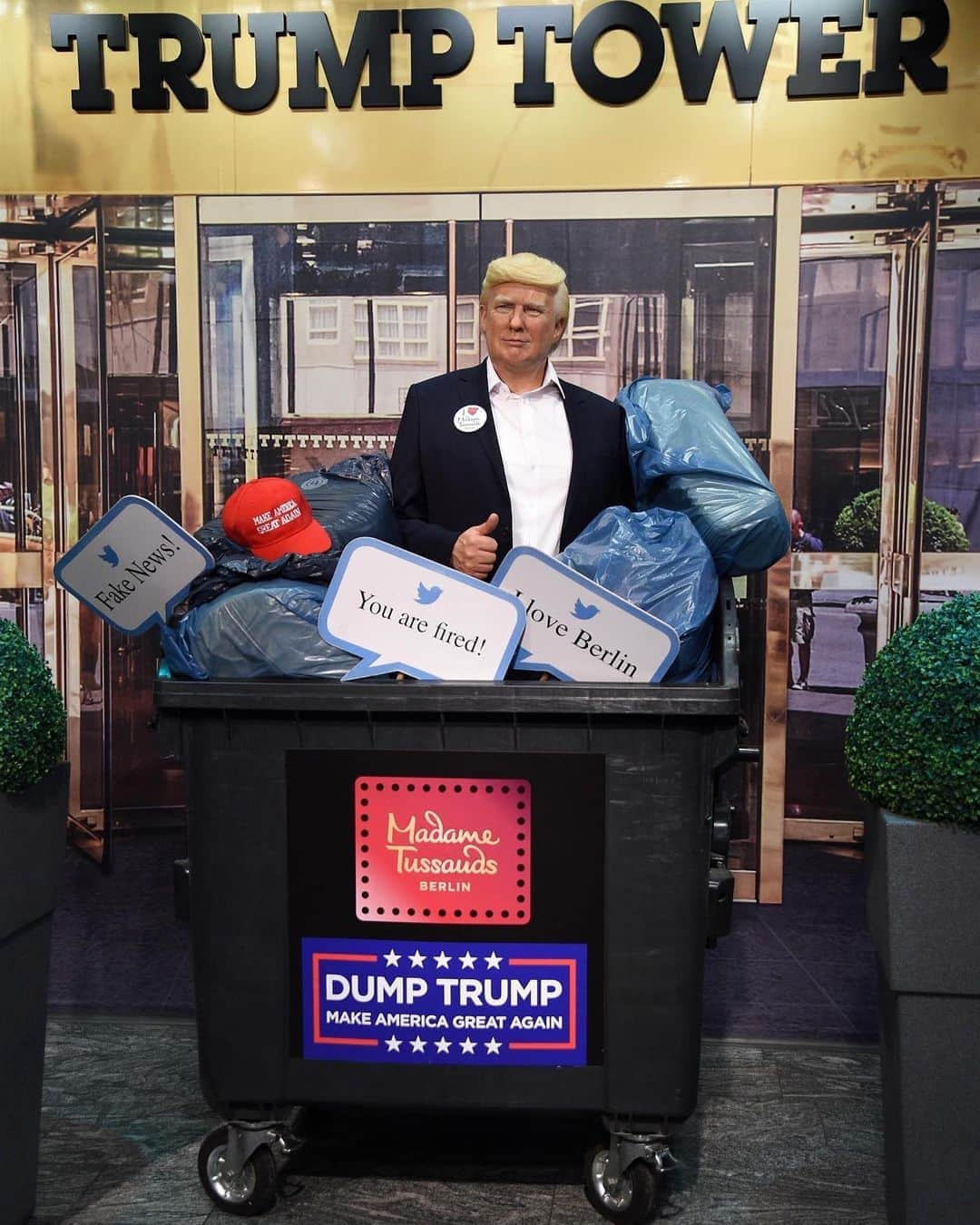 Just Jaredさんのインスタグラム写真 - (Just JaredInstagram)「@tussaudsberlin threw away their Donald Trump wax figure today, urging people to “Dump Trump.” Tap this pic in the LINK IN BIO for all the photos.  #DonaldTrump Photos: Backgrid」10月30日 23時48分 - justjared