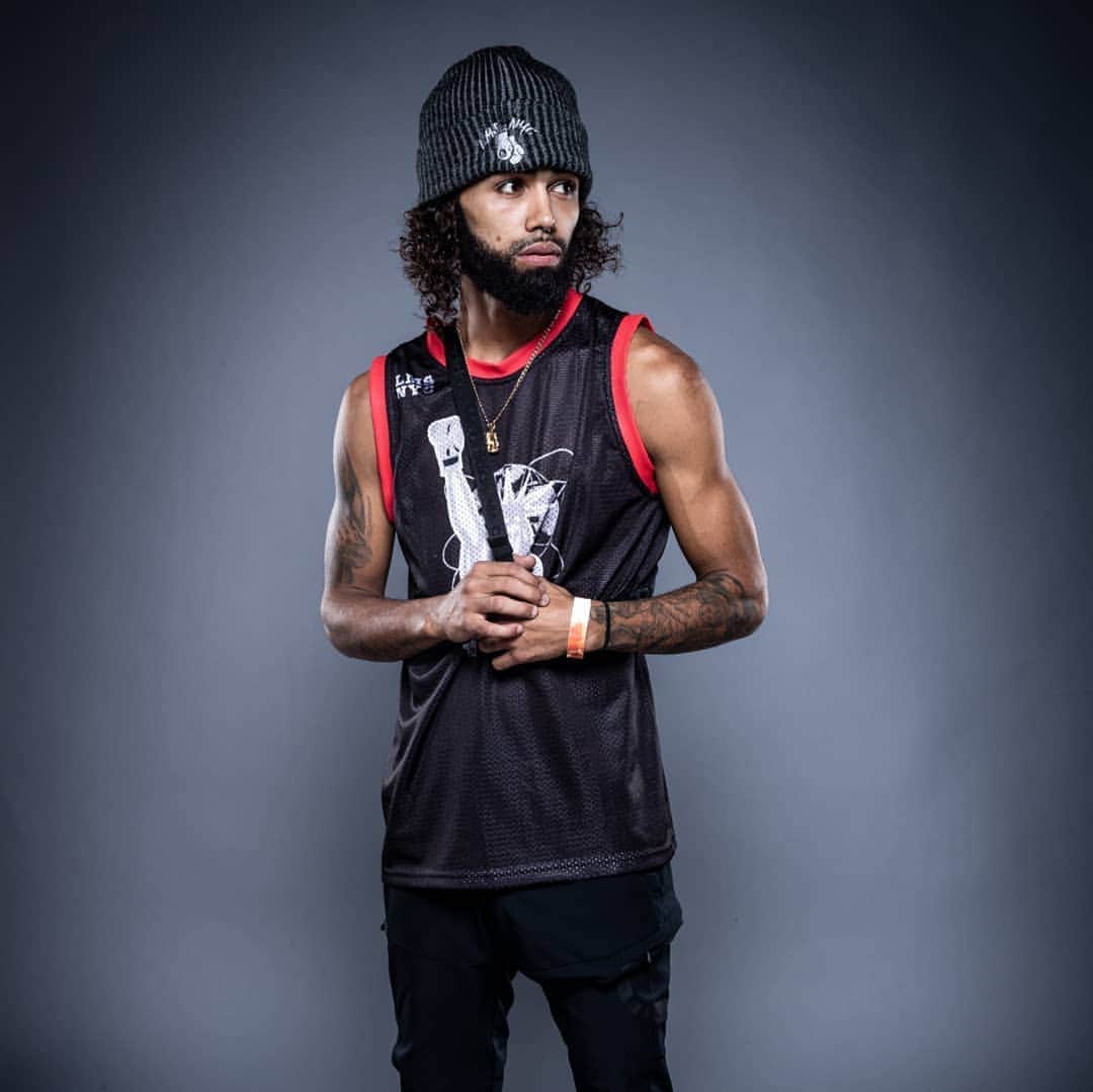 ジョンス のインスタグラム：「One of the best experiences of my life. I set a goal for myself 3 years ago and said I will be a professional fighter. I said I will have my first fight on @bellatormma and reached that goal. The fight did not go our way but like I always say. "NEVER A LOSS, ALWAYS A LESSON"  we learned what we needed to learn and we are right back to the drawing board.  Thank you every for all the love and support you have shown me. I couldn't ask you guys for more.  My @striking101 family you already know. I love all of you. We will come back even stronger.   Thank you for the words of advice @kingmofh Trust me that conversation will forever be in my head. Imma definitely do me big bruh🦍  Thank you @janeestioko  @rich_chou  @mikekogan  @bellatormma  for the opportunity to Debut on the world's stage and for taking such good care of us while we got ready for this fight. There's no other like you guys 💯 can't wait to come back and show you what I can do. You haven't seen a damn thing🦍  On to the next one people. Team one shot comeing back stronger then ever.  OSU . . . #BELLATOR250#youtube#profighter#goals#oneshot#share#exploremore#lmsnyc」