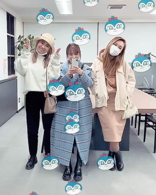 生駒幸恵のインスタグラム：「りのちとまなみんがオフィスに遊びに来てくれたよん♡」