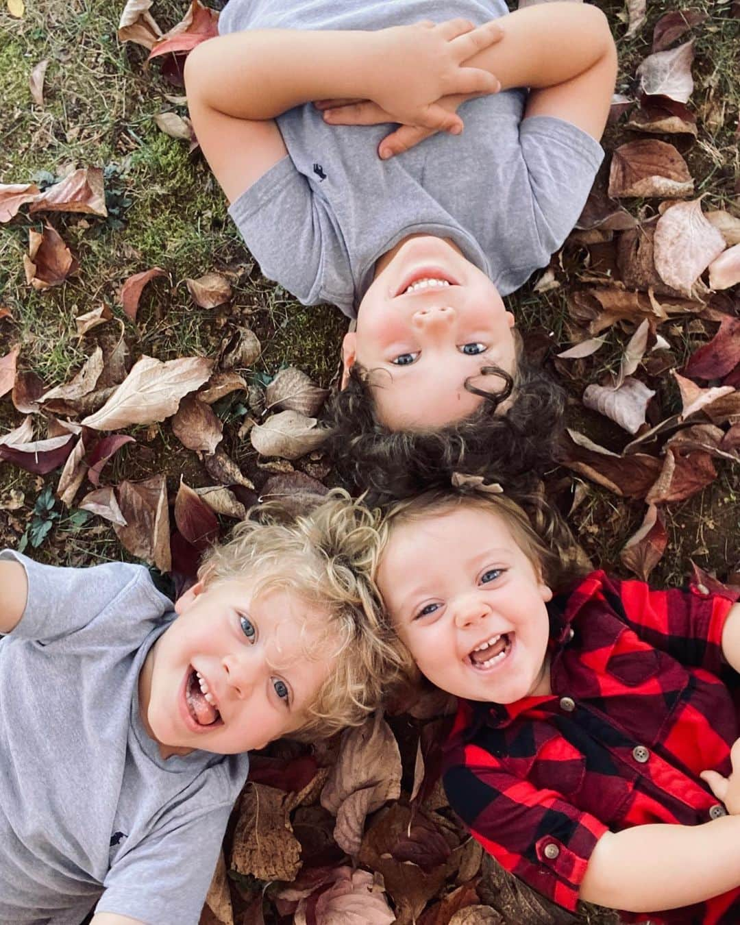 ジェッサ・ダガーさんのインスタグラム写真 - (ジェッサ・ダガーInstagram)「So thankful for these three. ❤️❤️❤️」10月31日 0時16分 - jessaseewald