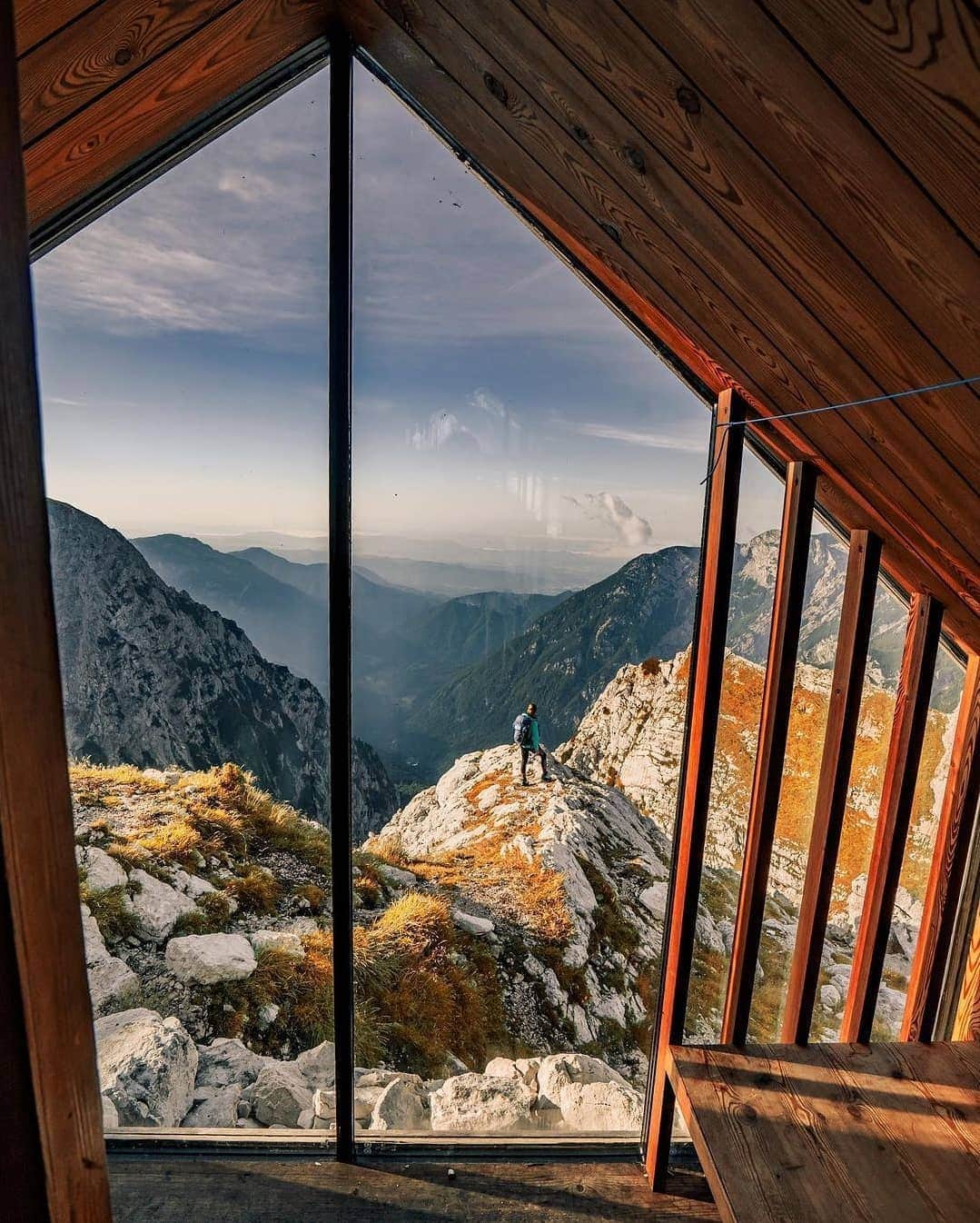 BEAUTIFUL HOTELSさんのインスタグラム写真 - (BEAUTIFUL HOTELSInstagram)「Designed by OFIS, AKT II, and students from Harvard Graduate School of Design, the Alpine Shelter Skuta can house up to eight mountaineers and has three modules: storage, socialization, and sleeping quarters.   Wouldn't an end to a challenging hike be worth it with this view? 😮 Get a hiking reprieve from the extreme weather, radical temperatures, and rugged terrain of Mt. Skuta, the third-highest peak in the Kamnik Alps. ⛰️  Do you think you'd be able to sleep or watch the gorgeous night sky? ✨  📸 @piet_flosse 📍 Alpine Shelter Skuta, Slovenia」10月31日 0時09分 - beautifulhotels