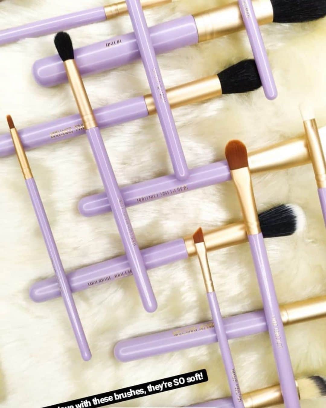 Makeup Addiction Cosmeticsさんのインスタグラム写真 - (Makeup Addiction CosmeticsInstagram)「Brushes heaven!! Loving the colour and quality 😱 Shot by @theglimmerstudio 🔥 We ship worldwide 🌏🌏 #makeupaddictioncosmetics」10月31日 0時11分 - makeupaddictioncosmetics