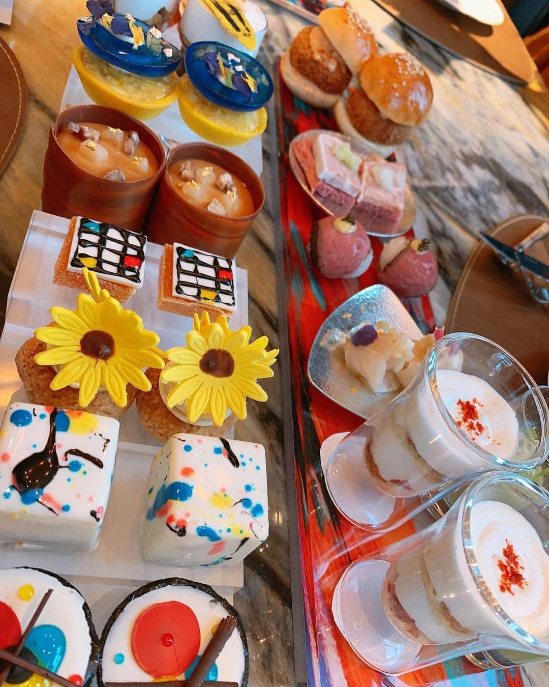 大槻ひびきさんのインスタグラム写真 - (大槻ひびきInstagram)「happy💖 #happy #japan #afternoontea  #sweets」10月31日 0時25分 - yanhibi0221