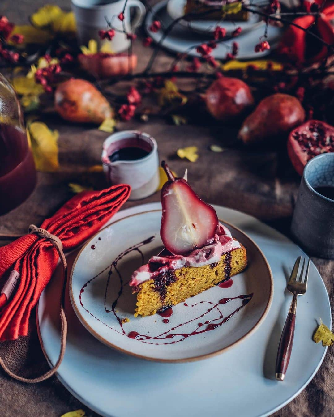 Our Food Storiesさんのインスタグラム写真 - (Our Food StoriesInstagram)「Werbung|Advertisement We are excited to team up with @lovely.linen again to show you their beautiful new autumn and winter tones ✨How gorgeous is this linen table cloth in the beautiful new color „almond“ 🌟👌🏼 We served a delicious gluten-free pumpkin cake with poached pears and then enjoyed a mulled wine in front of the fire place with the coziest cushions from @lovely.linen ❤️ Happy weekend guys! #lovelylinen  ____ #autumnvibes #autumncolours #autumnstyle #tabledecor #tablesetting #linenlove #tablelinen #gatheringslikethese #tabledecoration #foodphotography #foodphotographer #foodstylist #germanfoodblogger #fellowmag #verilymoment #simplejoys」10月31日 0時22分 - _foodstories_