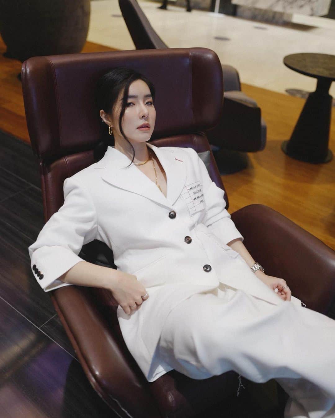 GYEON SEOのインスタグラム：「_* Like a boss 🤨 . . @vanillinstudio」