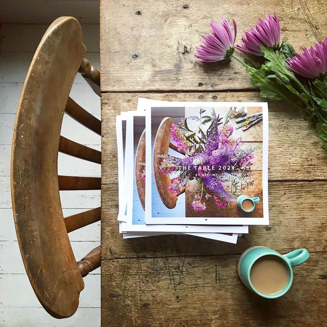 Tea and sittingのインスタグラム：「🌿🗓The new 2021 calendars have arrived!!! Thank you SO much for all your pre orders which I will get started on packing tonight and if you’d like to order one, now that they’re actually here, there’s a link in my bio and I’ll also put a Swipe Up link in my stories 🤩💜 #5ftinfcalender2021」