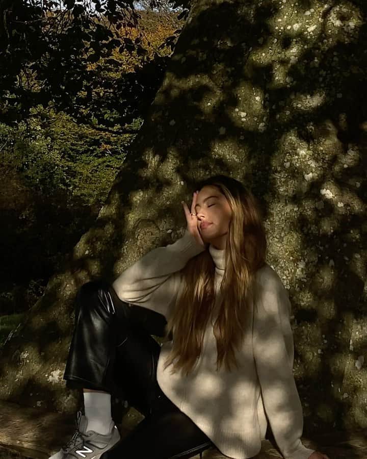 Mathilde Goehlerのインスタグラム：「Weekend mood 💚」