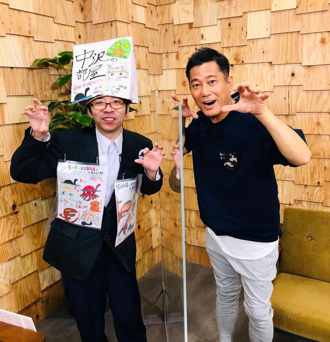 逸見太郎さんのインスタグラム写真 - (逸見太郎Instagram)「「中沢の部屋」ご覧頂いた皆さま 遅い時間までお付き合い頂き ありがとうございました😊  #ファミリー劇場#中沢の部屋#web生配信#トークバラエティ#オカルト#中沢健#逸見太郎  そして生電話、メッセージをくださった皆さまとても嬉しかったです。ありがとうございました🙏」10月31日 0時48分 - taro_itsumi