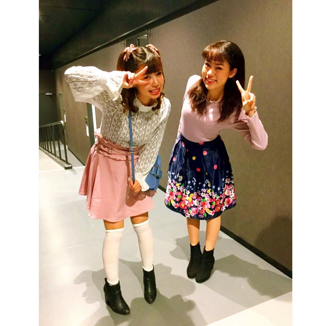 矢内井玲奈さんのインスタグラム写真 - (矢内井玲奈Instagram)「じぎょう浜一座さん2日目！ ありがとうございました☺️💕  楽しかった公演もいよいよ千秋楽！ あと2回！頑張ります🙌✨  ぜひ劇場でお待ちしてますー❣️  #じぎょう浜一座 #福岡よしもと #福岡ezo #吉本新喜劇 #よしもと福岡劇場 #福岡 #まなふぃーポーズ」10月31日 0時54分 - reina_yanai