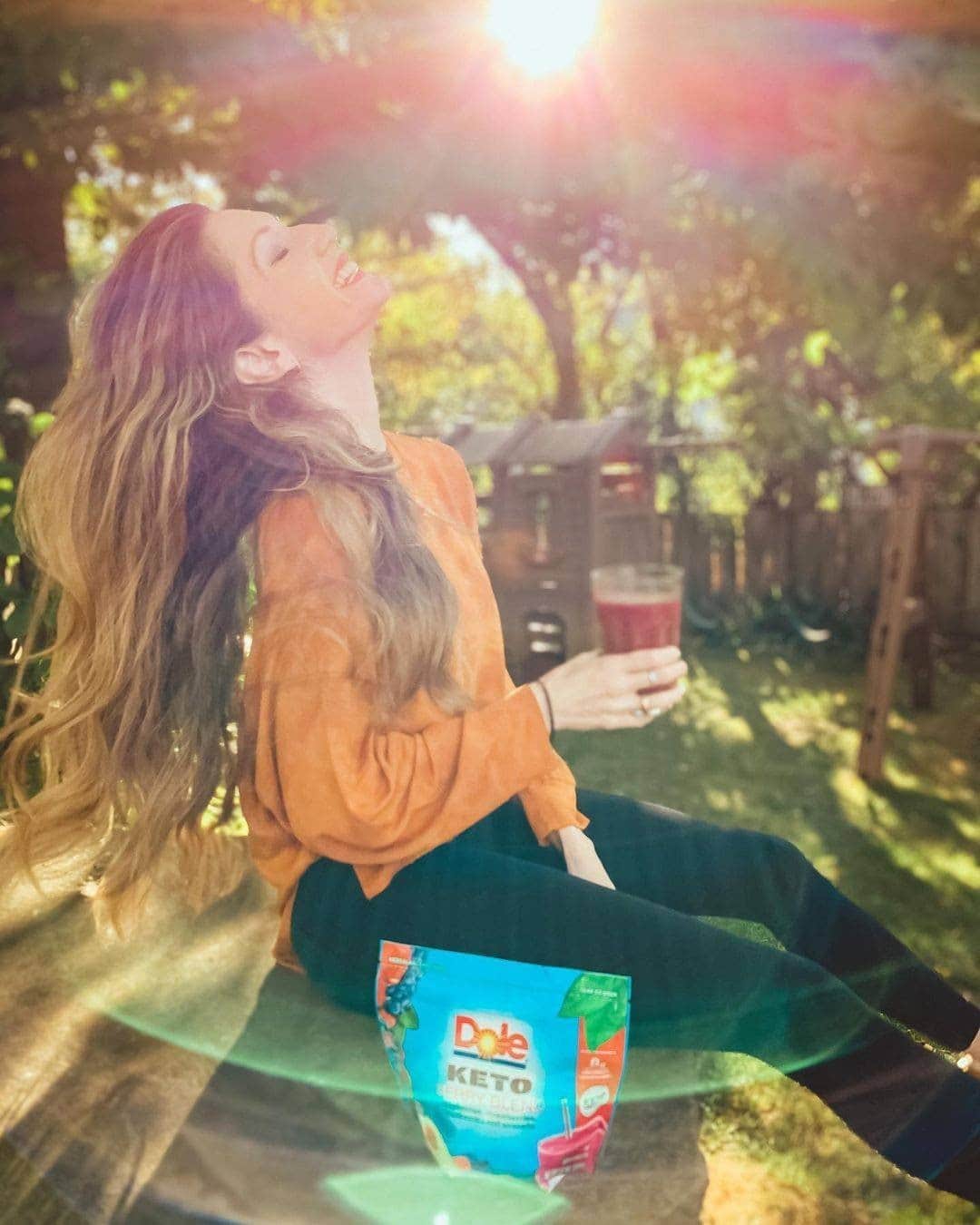 Dole Packaged Foods（ドール）のインスタグラム：「Satisfy that sweet tooth without compromising your nutrition goals. Enjoy a delicious Keto-approved smoothie made with the new Dole®Keto Berry Blend™. [📸 : @ZibaLennox]」