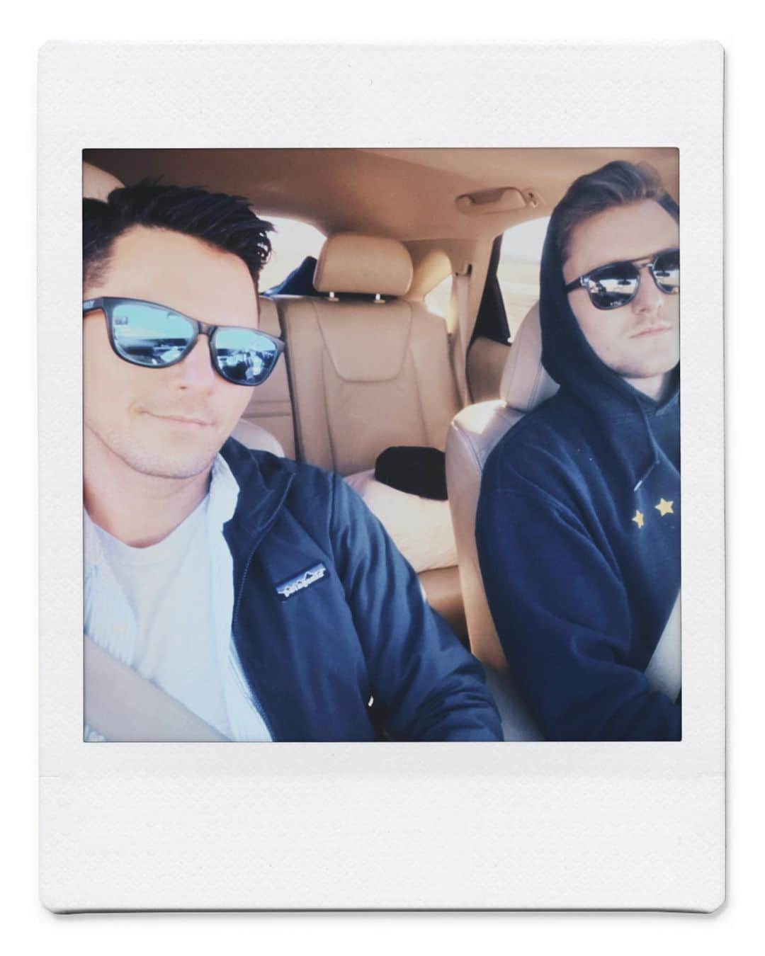 イーライ・リエブのインスタグラム：「Sometimes you just need to get out of town. Good thing we both already voted. DO THE SAME ✌🏻#vote」