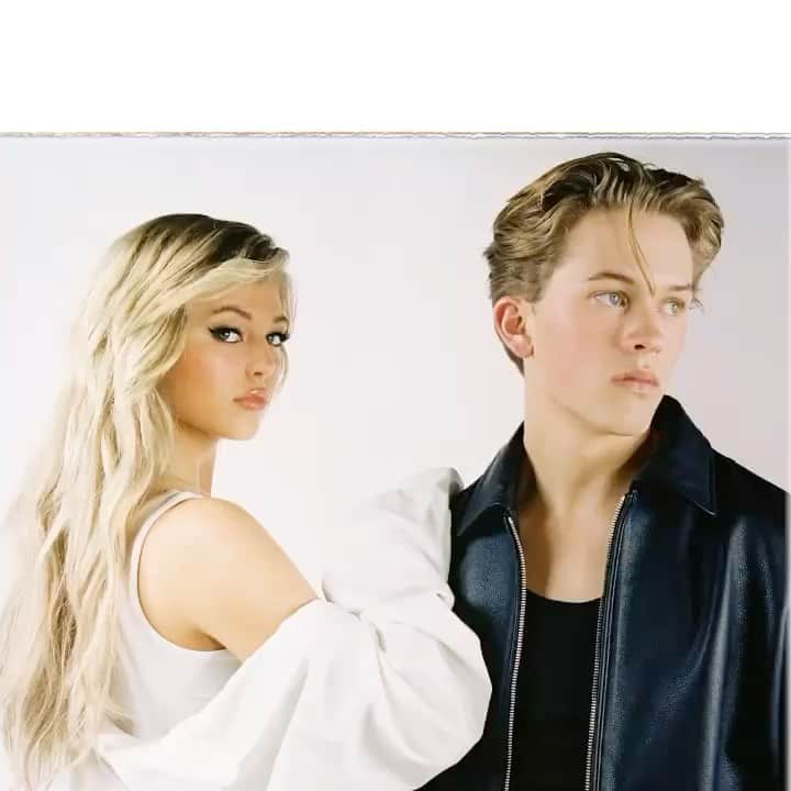 のインスタグラム：「Song of the Weekend! 🤩 I think they call this a Bop or is it a Banger? A Bangin’ Bop? Help me out @deaconphillippe... Check out #LovefortheSummer 💖 🎶」
