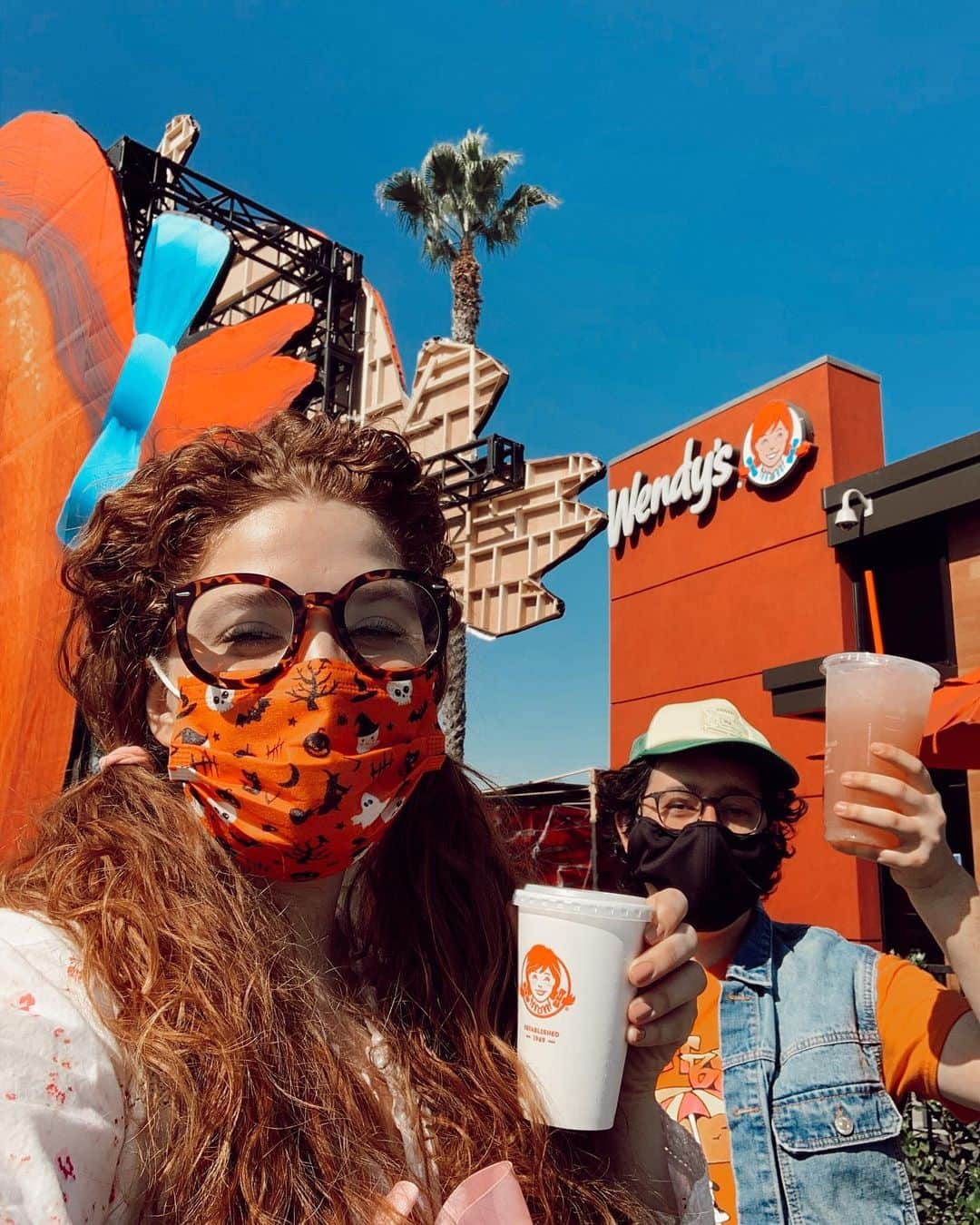 ブリー・キッシュさんのインスタグラム写真 - (ブリー・キッシュInstagram)「trick or treat? why not both with @Wendys first-ever “SCARE-THRU” 👻✨ grab your pals, put on a costume (we went as dusty bun and suzie poo!) and RUSH down to @Wendys because this fun and festive experience is only open until HALLOWEEN! this scare-thru is perfect for any age and open from 6:30am-3am PST 🎃 get spooked at 8810 s. garfield ave, south gate CA! #WendysScareThru #WendysHalloween #Ad」10月31日 0時59分 - breekish