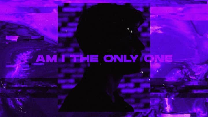 R3habのインスタグラム：「my new song with @astridsofficial and @hrvy is out now 💜💜  comment and i will draw a random person after 24 hours to win some merchandise 👀」