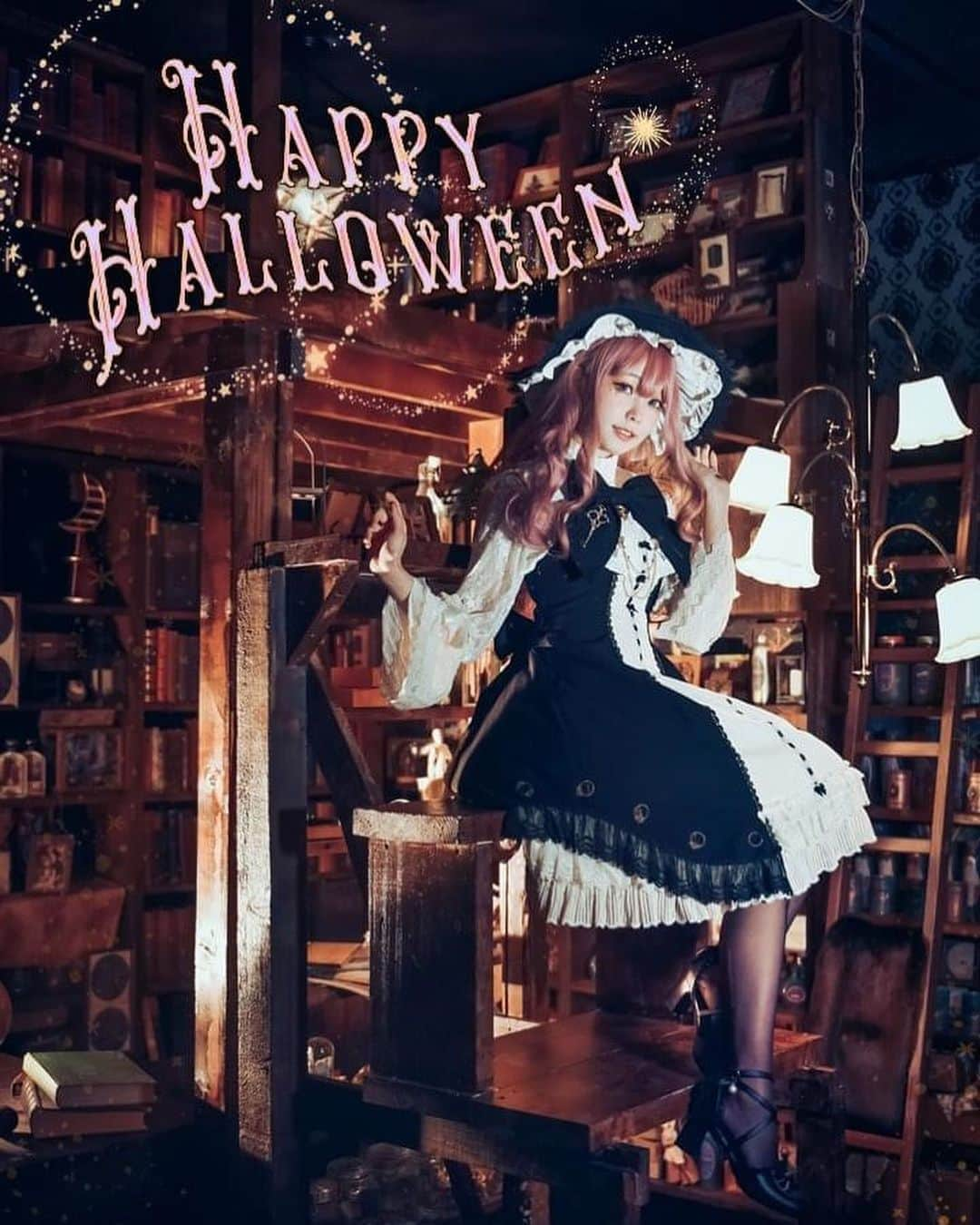 Elyさんのインスタグラム写真 - (ElyInstagram)「💜🎃Happy Halloween🎃💜 賀圖在最後一張! 今年的造型是俏皮可愛法力無邊的魔女姐姐~✨ 大家萬聖節快樂♥︎  #elycosplay #cosplay #halloween #witch #ハロウィン#ハロウィンコスプレ #blessed」10月31日 1時17分 - eeelyeee