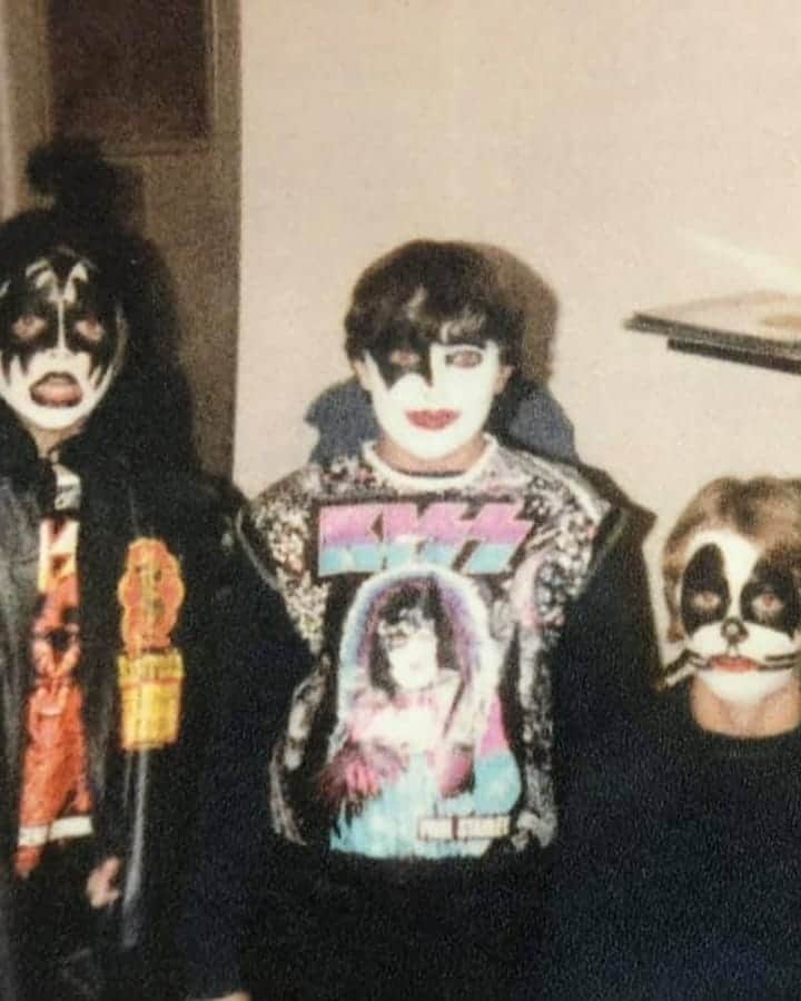 KISSさんのインスタグラム写真 - (KISSInstagram)「#FlashbackFriday : Thanks #KISSARMY for sharing your 1970's #KISSMemories. These photos are AWESOME!  What's the oldest personal #KISS related photo you have? We'd love to see it. Send them to the letters page on KISSONLINE.」10月31日 1時22分 - kissonline