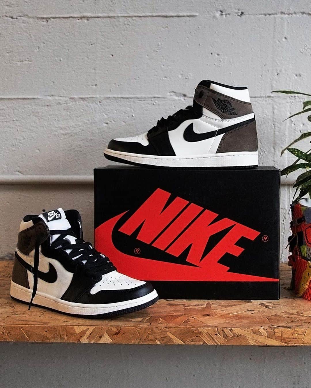 Jordanさんのインスタグラム写真 - (JordanInstagram)「“They look at us like we’re a shoe store, when we’re actually a community space.”  We talked to @eeeweezie about @deadstockcoffee, the connection between kicks and coffee, and why he’s hyped for the AJI ‘Mocha’ — dropping tomorrow 10/31.   Learn more at our link in bio.」10月31日 1時23分 - jumpman23