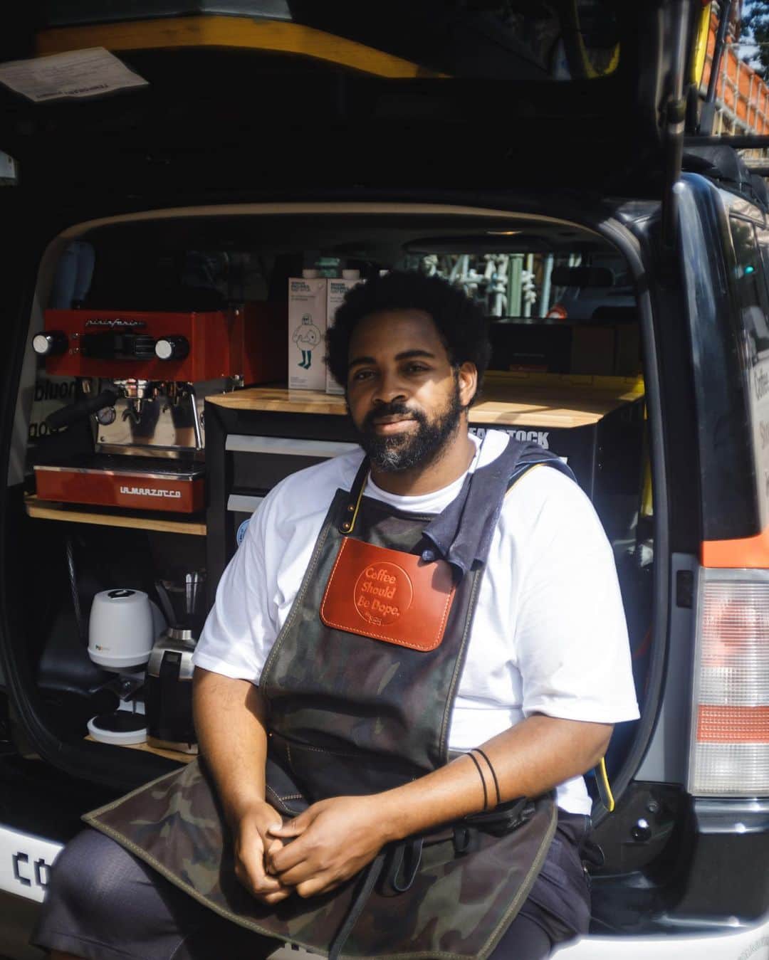 Jordanさんのインスタグラム写真 - (JordanInstagram)「“They look at us like we’re a shoe store, when we’re actually a community space.”  We talked to @eeeweezie about @deadstockcoffee, the connection between kicks and coffee, and why he’s hyped for the AJI ‘Mocha’ — dropping tomorrow 10/31.   Learn more at our link in bio.」10月31日 1時23分 - jumpman23