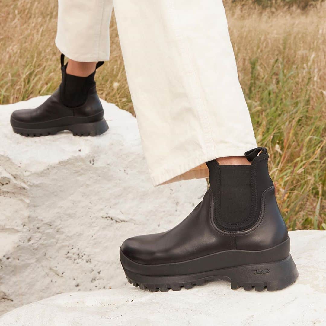 レフラーランドールのインスタグラム：「We are so excited to announce the early launch of our water resistant bootie Tara 💖 Tara features a vibram sole for great grip and all day comfort.」