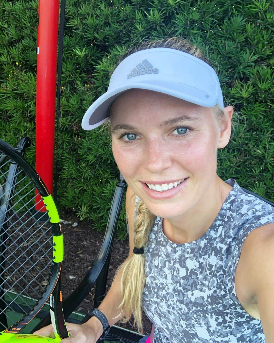 CarolineWozniackiさんのインスタグラム写真 - (CarolineWozniackiInstagram)「🎾😊」10月31日 1時31分 - carowozniacki