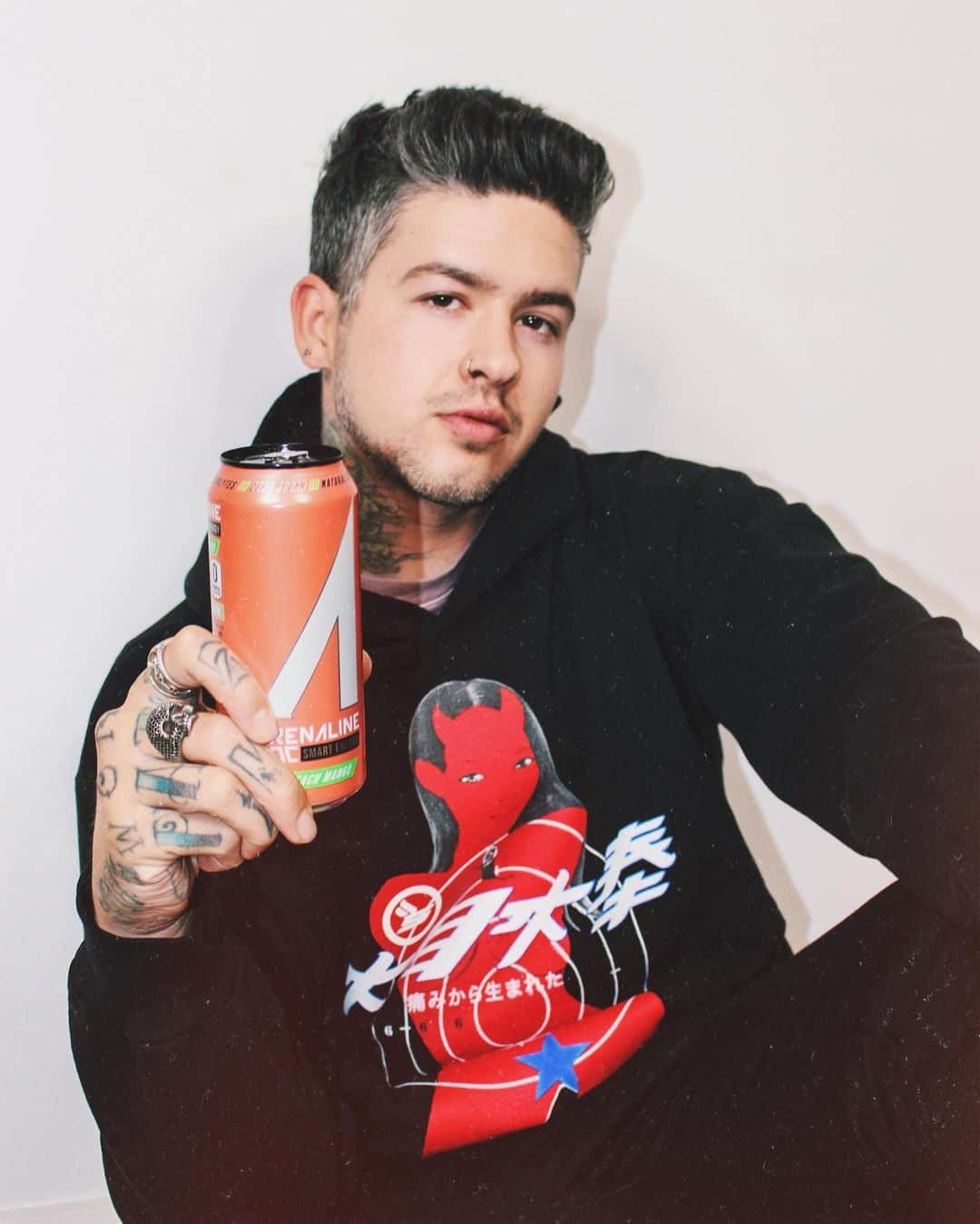 T・ミルズさんのインスタグラム写真 - (T・ミルズInstagram)「not handing out candy on Halloween this year... just cases of @ashocenergy 🎃」10月31日 1時44分 - travismills
