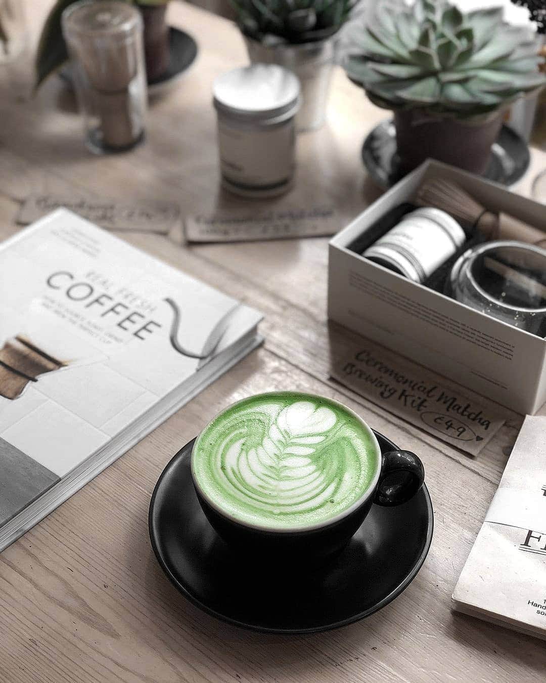Matchæologist®さんのインスタグラム写真 - (Matchæologist®Instagram)「There's nothing a warm cup of #MatchaLatte can't solve! 🙋 Raise your hand if you agree! 😍 We are absolutely in love with this gorgeous #MatchaRitual featuring our Modern Matcha Brewing Kit captured by our wonderful friend 👉 @the.hairy.barista — our favourite Speciality Coffee Shop based in Totnes 🇬🇧!! . Did you know that matcha works as the perfect base for all kinds of delicious drinks? 🍃 If you want to create your own #Matcha #Latte at home, then try our Meiko™ Ceremonial Matcha. It’s masterfully blended to create a flavoursome brew with sweet top notes and a savoury undertone. 😋 . To find out more about our splendid range of artisanal matcha, 🌱 visit Matchaeologist.com . 👉 Click the link in our bio @Matchaeologist . Matchæologist® #Matchaeologist Matchaeologist.com」10月31日 1時48分 - matchaeologist