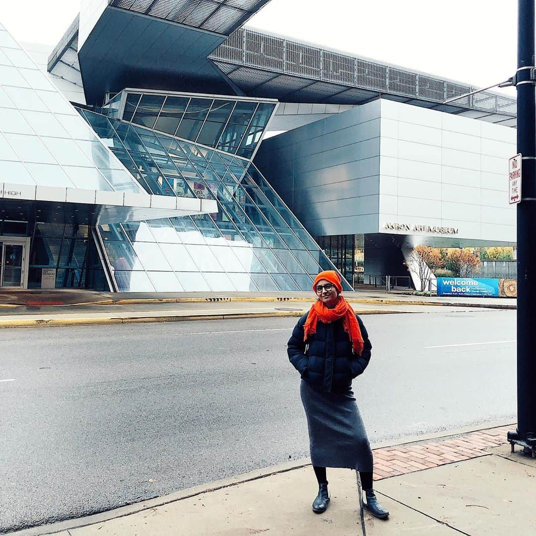 Dinara Mirtalipovaさんのインスタグラム写真 - (Dinara MirtalipovaInstagram)「I made it to the Akron Art Museum @akronartmuseum today! 🙌 Check out their new “Akron Art Mail” Exhibit that runs through Feb 2021. I feel so honored to be included in a group of local artists and writers. These postcards could be collected at the Akron-Summit County Public Libraries (while the supplies last).  But the “Akron Art Mail” exhibit is actually oriented for building the community in the area, so you are ALL invited to participate! If you’re feeling creative - start decorating your blank post card and mail it back to the Akron Art Museum. Or stop by at the Museum and get your free blank postcard.   For better explanation please visit this link: https://akronartmuseum.org/akronartmail/  #akronartmuseum #akronartmail」10月31日 7時17分 - mirdinara