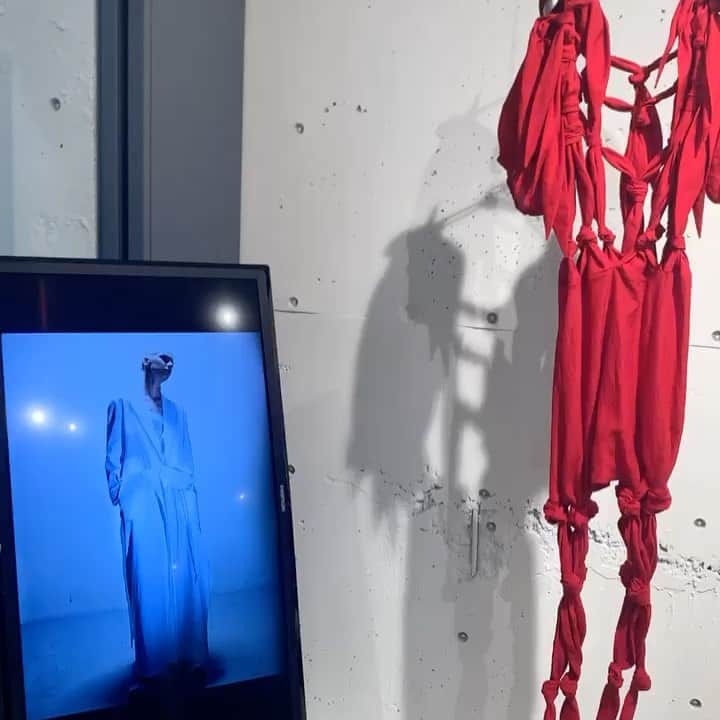 山本里美のインスタグラム：「#limifeu  展示会も無事終わりました。 お越し頂いたお客様、インスタライブを見てくれた皆様、ありがとうございました🧟‍♀️」