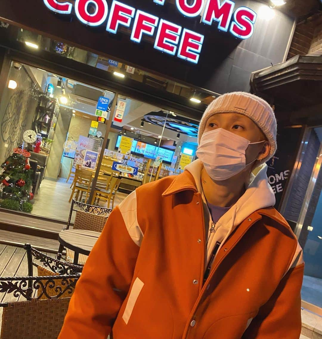 イドンさんのインスタグラム写真 - (イドンInstagram)10月31日 2時03分 - hyojong_1994