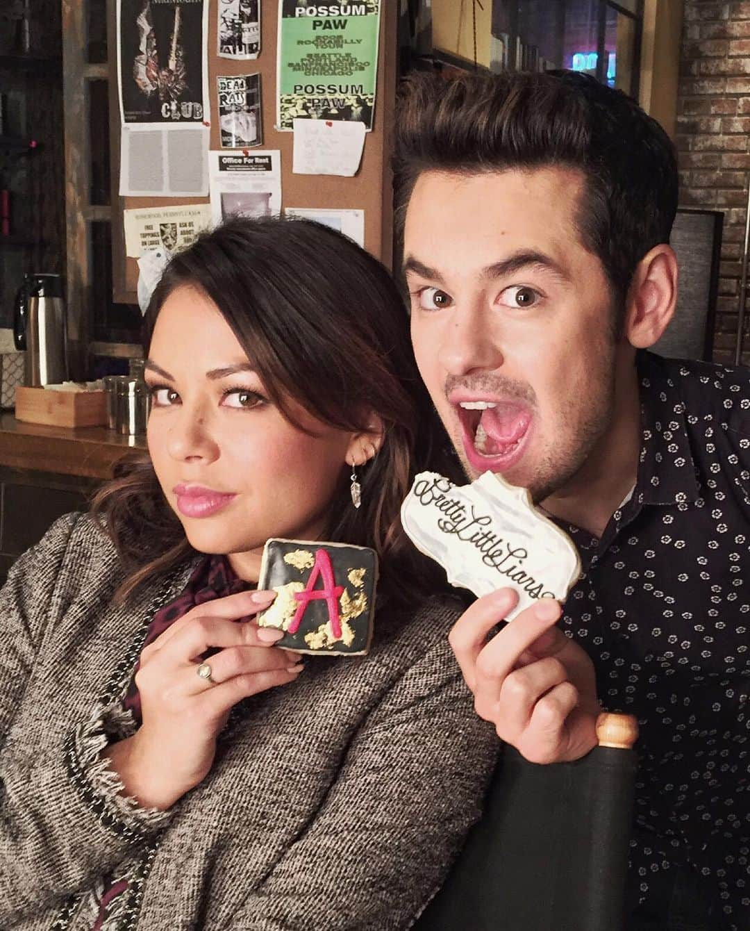 ブレンダン・ロビンソンさんのインスタグラム写真 - (ブレンダン・ロビンソンInstagram)「#HappyBirthday to my dear friend @janelparrish!! Thank you for all the joy you’ve brought to my life — from introducing me to my love @hpugz, to all the awesome projects we’ve done together, to being a solid friend.  Hope you have the best day celebrating!!  🎊🎉❤️ . . . #birthday #celebrate #friends」10月31日 2時06分 - brendanrobinson