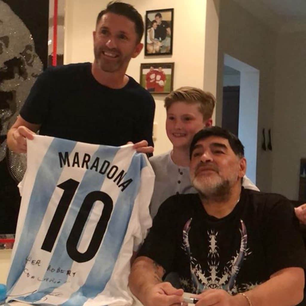 ロビー・キーンのインスタグラム：「Happy 60th birthday @maradona Genius.. Littlekeano has met some players over the years but this one was special 💙 Lucky boy #Maradona #argentina」