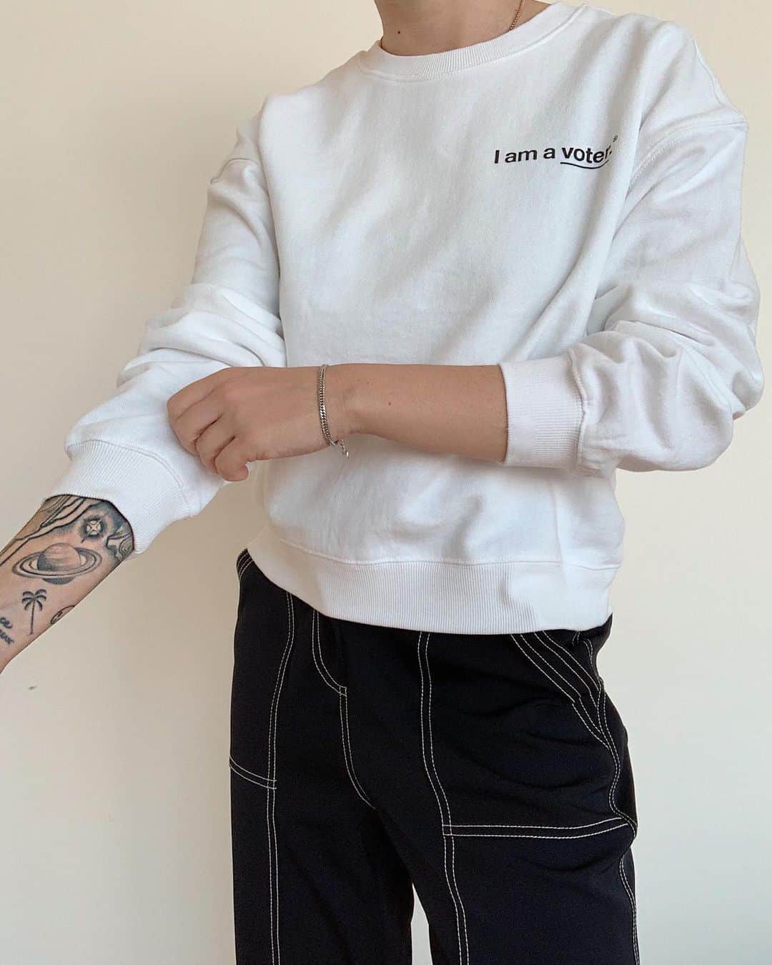 のインスタグラム：「leave a ✔️or comment below if you’re a voter too @shopbop #stylesupport」