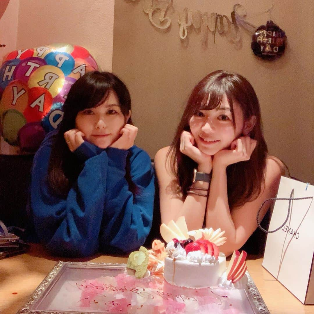 織田唯愛さんのインスタグラム写真 - (織田唯愛Instagram)「10月は、お誕生日月ですなう⸜(*ˊᗜˋ*)⸝やっほー . . 仲良しのお友達がお祝いしてくれたよー♡♡ . 映画の現場で2年前に出会って そこからずっと仲良しである( *´꒳`*) . ゆうな、いつもありがと大好き٩(ˊᗜˋ*)و♡♡ おしゃれなお店でお祝いしてくれてありがとう♡♡ . . . #女優 #役者 #インスタ映え  #インスタ映えスイーツ  #バースデーサプライズ #バースデーケーキ #インスタ映えするお店  #ディナー #東京 #渋谷」10月31日 2時58分 - odaichika