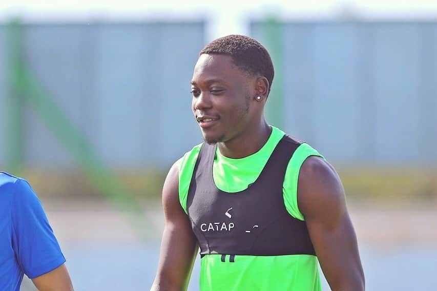 ルシアン・ヘップバーン＝マーフィーのインスタグラム：「Back!😆🤜🏾」