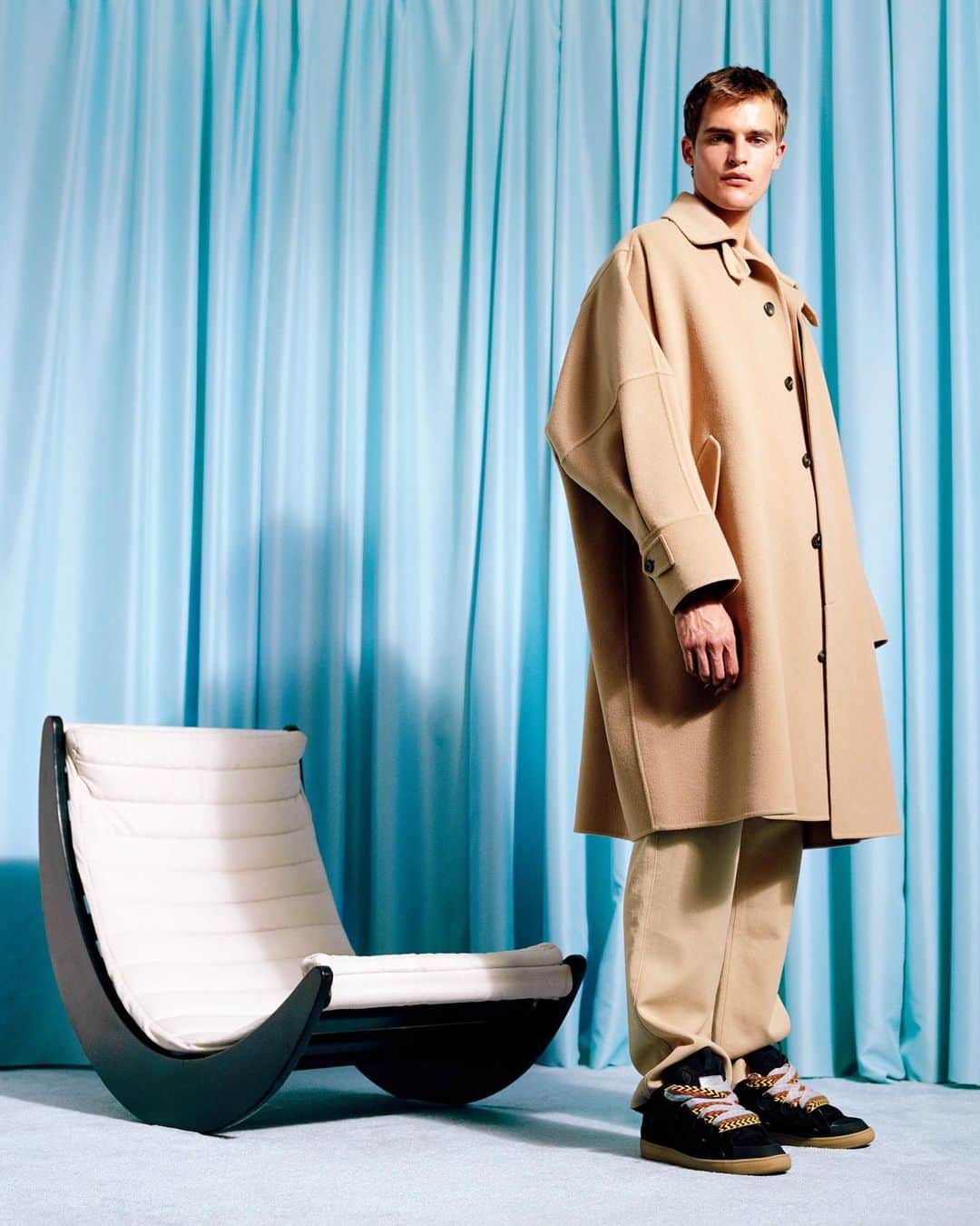 ランバンのインスタグラム：「#LanvinFW20 latest arrivals for men. Available online and in stores.」